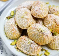 Maamoul-with-pistachio