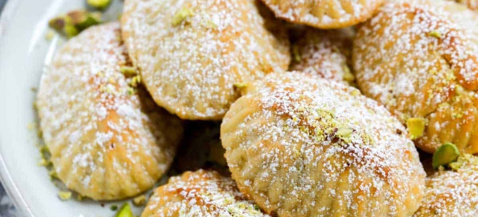 Maamoul-with-pistachio